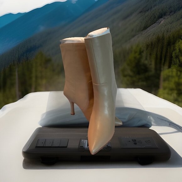 NIB Lisa Vicky Arthaul-V Leather Pointed Toe Bootie Tan Camel Sheep NP Women 7M‎ - Picture 1 of 16